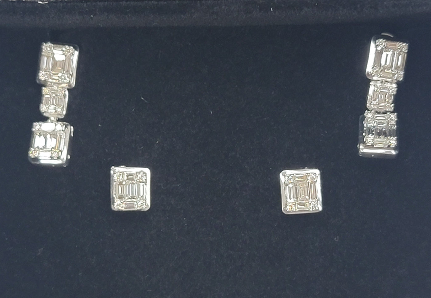 Diamond baguette tennis bracelet in jewelry box