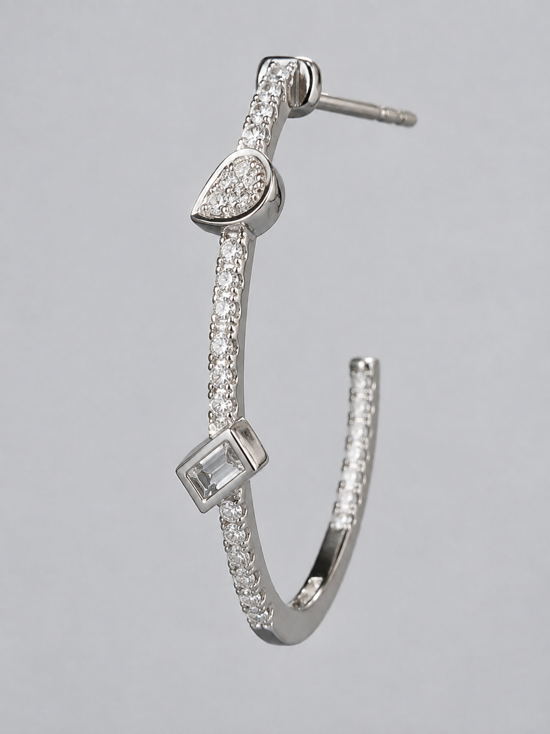 0.47 CT Diamond Hoop Earrings in 14K White Gold